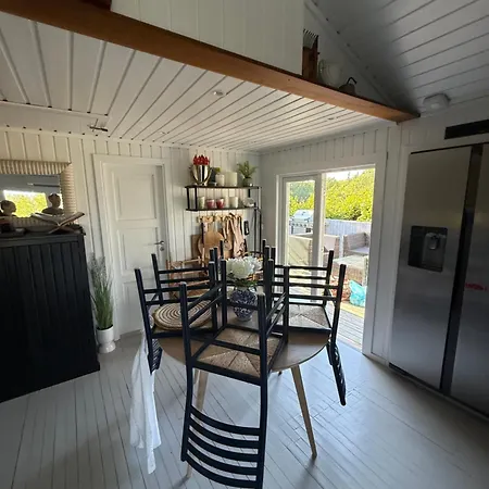 Hovag I Lillesand, Naer Dyreparken Lillesand