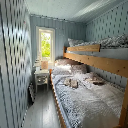 Hovag I Lillesand, Naer Dyreparken Lillesand